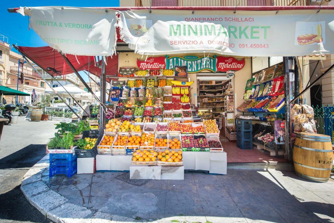 Casetta Vista Mare In Piazza A Mondello Palermo Exterior photo